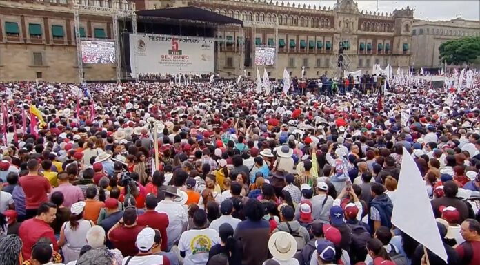 Se lanza AMLO contra oposición durante celebración de quinto aniversario