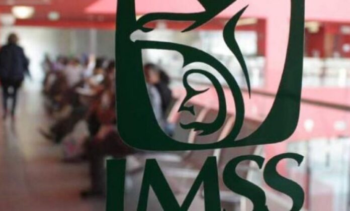 IMSS cesa a funcionarios y demanda a empresa por muerte de niña en elevador