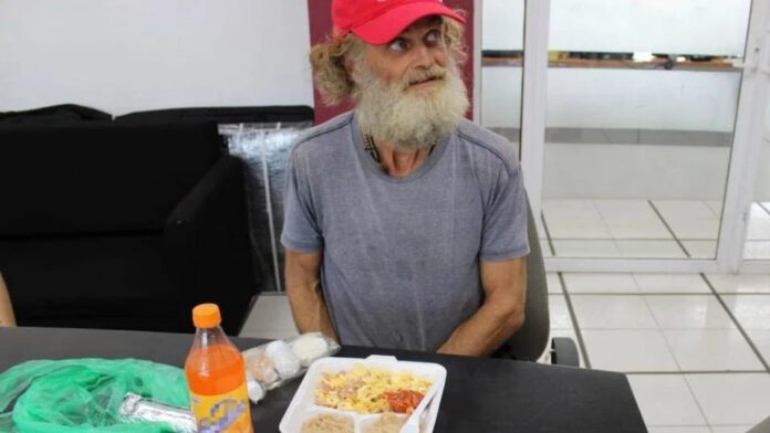 Relato de un náufrago en México: Esto comió con su perrita para sobrevivir antes de ser rescatado