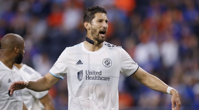 “Si hubiera sido en México, equipos de MLS habrían sido vapuleados”, dice Omar González