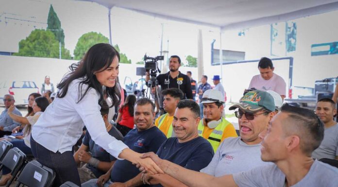 LEÓN | Arranca Ale Gutiérrez pavimentación de calle Escultura