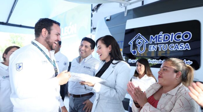 Entrega Ale Gutiérrez dos unidades más de “Médico en Tu Casa” para la zona rural