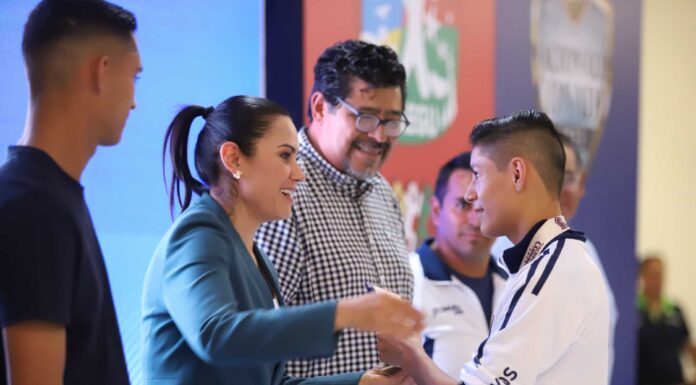 LEÓN | Ale Gutiérrez reconoce a medallistas leoneses