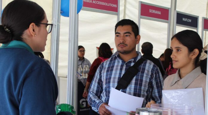 Acerca SDES oportunidades de empleo a jóvenes