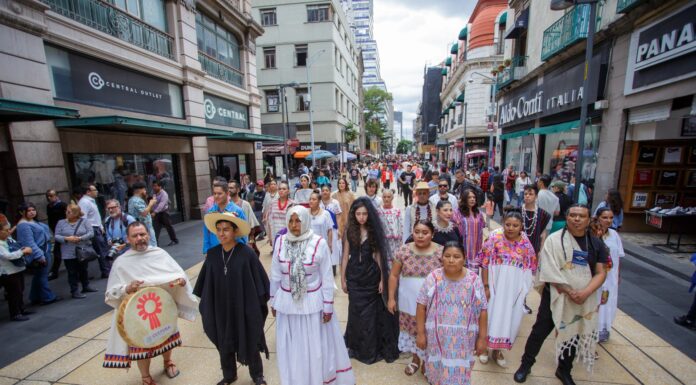 Regresa Original Encuentro de Arte Textil Mexicano a los Pinos