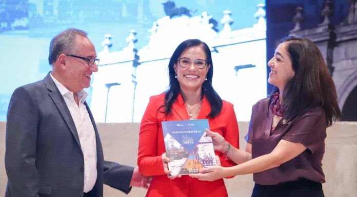 Recibe Ale Gutiérrez Plan de Manejo de la Ciudad Histórica de León