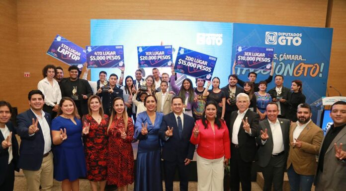 Premian Diputados PAN a jóvenes que participaron en el concurso “Luces, Cámara… ¡Acción GTO!