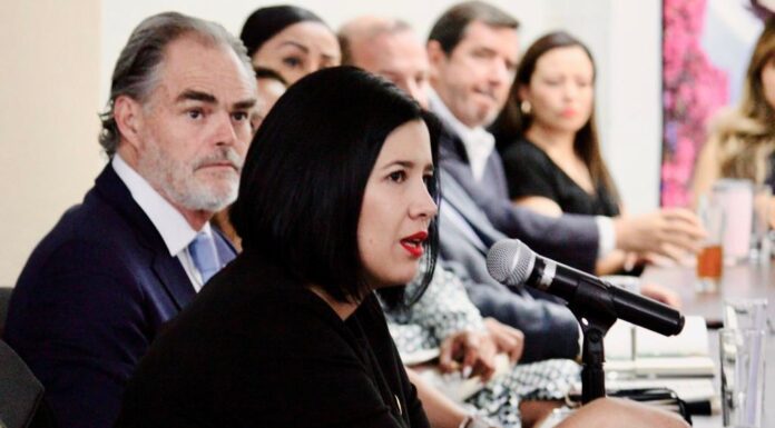 Se reúne Sophia Huett López, y Juan José Álvarez, con representantes del turismo del estado