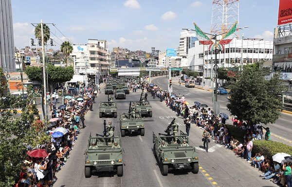 Más de 15 mil leoneses disfrutaron del desfile por el Día de la Independencia