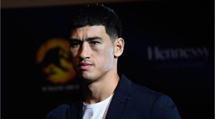 Dmitry Bivol quiere que Canelo Álvarez pierda el combate contra Jermell Charlo Dmitry Bivol quiere que Canelo Álvarez pierda el combate contra Jermell Charlo