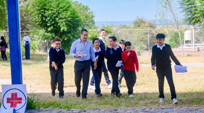 Sostiene Toño Marún apoyo a la educación en San Francisco del Rincón