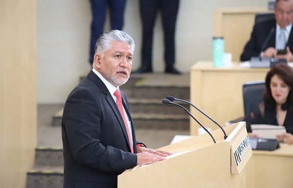 Que propuestas legislativas atiendan a ciudadanía, propone Alejandro Arias