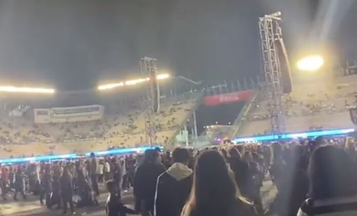 Así les fue en el sismo a los fans de Arctic Monkeys: no sonó la alerta en el Foro Sol