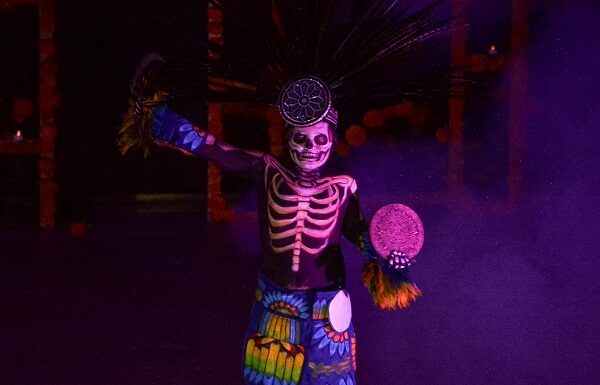 Realizan exhibición de catrinas en Silao