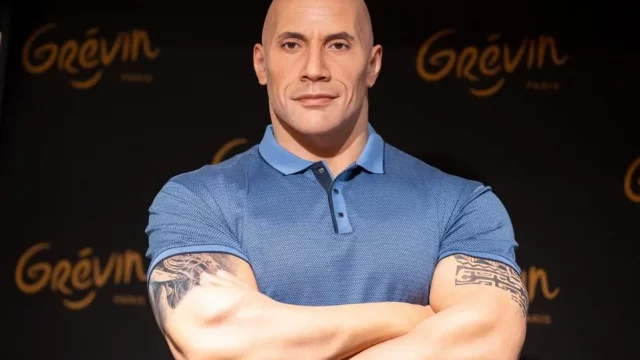 Dwayne ‘The Rock’ Johnson pide a museo de París que arregle el color de piel de su figura de cera Dwayne ‘The Rock’ Johnson pide a museo de París que arregle el color de piel de su figura de cera