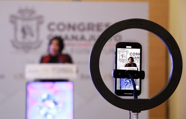 Reflexionan sobre mujeres y lactancia en instituciones policíacas