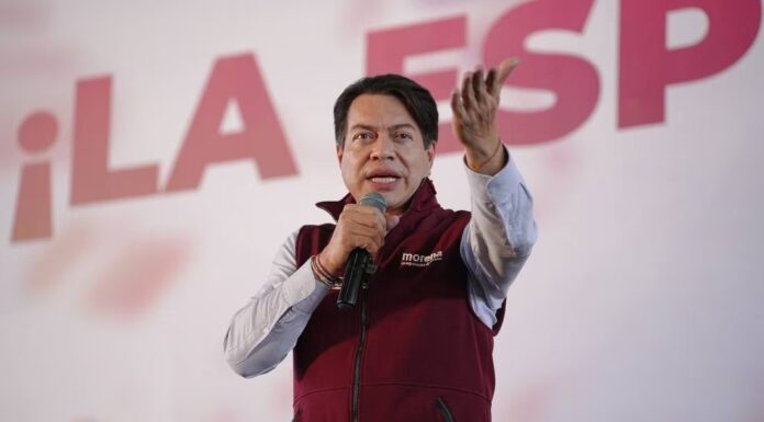 Mario Delgado acusa a Xóchitl Gálvez de sacar raja política de tragedia por huracán Otis Mario Delgado acusa a Xóchitl Gálvez de sacar raja política de tragedia por huracán Otis