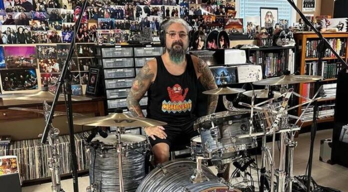 Mike Portnoy regresa a Dream Theater para grabar un nuevo álbum Mike Portnoy regresa a Dream Theater para grabar un nuevo álbum
