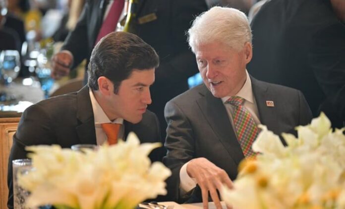 “No importa la edad”, Clinton aconseja a Samuel García ir adelante con su pretensión de ser Presidente