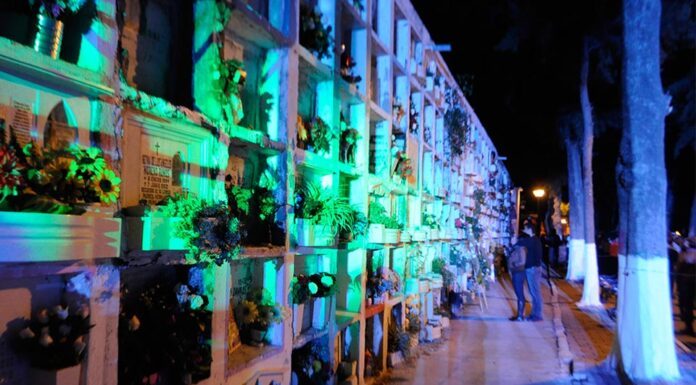 Esperan a 150 mil visitantes a panteones en León por Día de Muertos