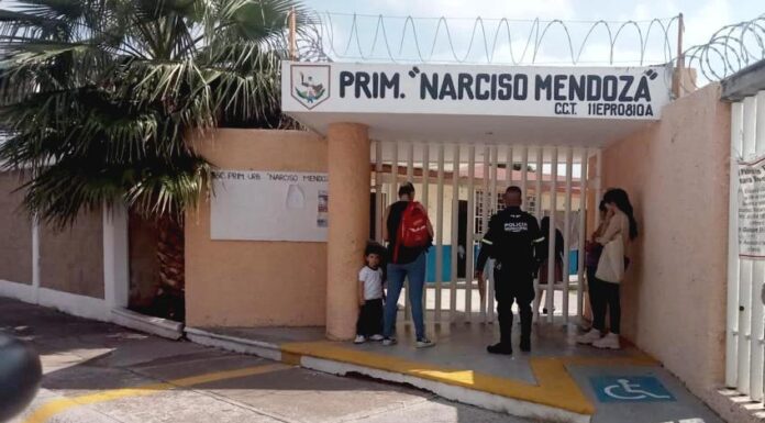 Refuerza policía de Salamanca presencia afuera de las escuelas
