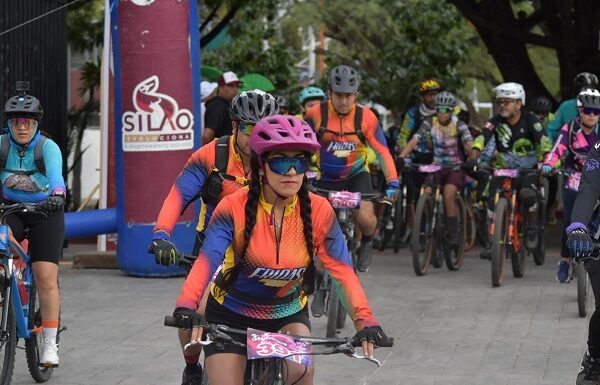 Acuden cientos a participar de rodada en Silao