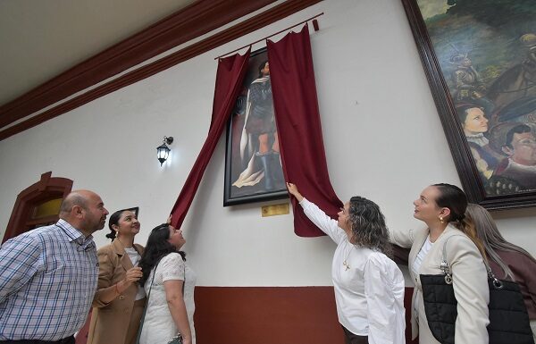 Desvelan pinturas de Daniel Mora, un joven talento de Silao