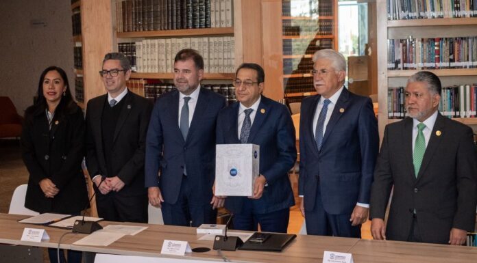 Recibe Miguel Salim, presidente del Congreso, propuesta del presupuesto estatal