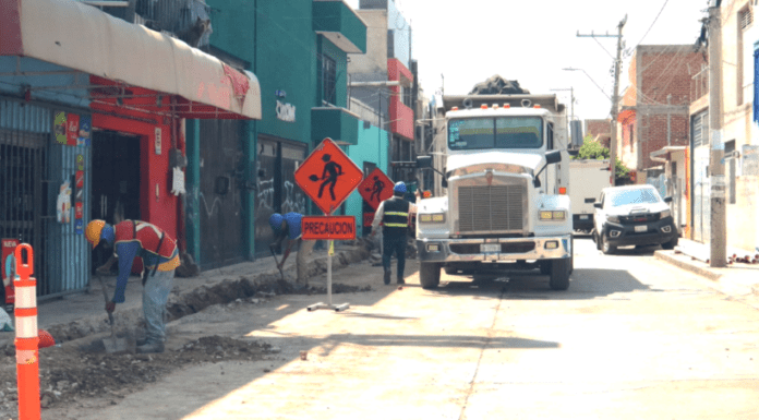 Renueva SAPAL líneas de agua potable en seis colonias de León