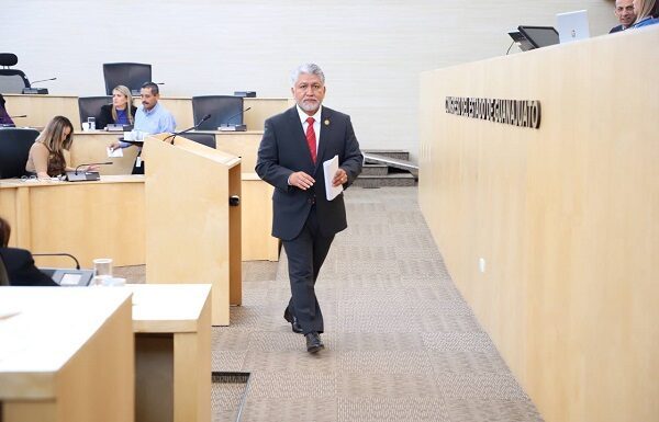 Pide Alejandro Arias que se restituya el FONDEN