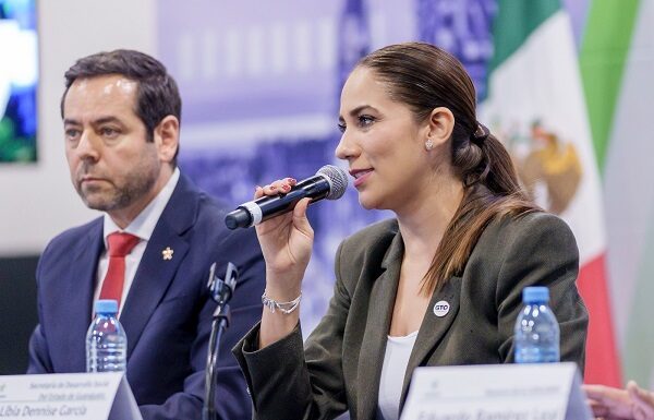 Se reúne Libia Dennise con integrantes de la CONCAMIN