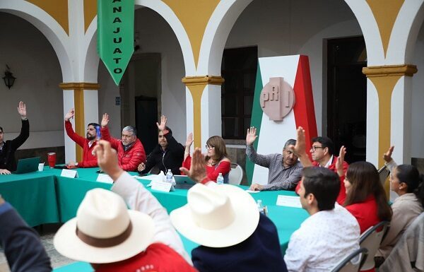 Consejo político estatal del PRI avala alianzas con PRD y PAN