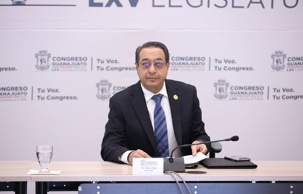 Congreso de Guanajuato dona Sistema de Gestión Documental a varias instituciones