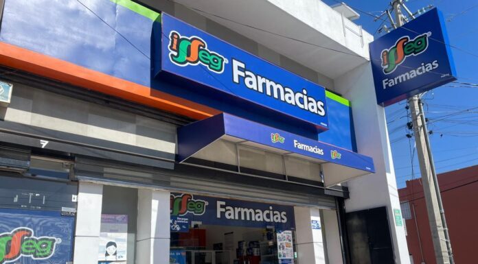 Inicia aplicación de vacunas contra COVID19 en Farmacias ISSEG