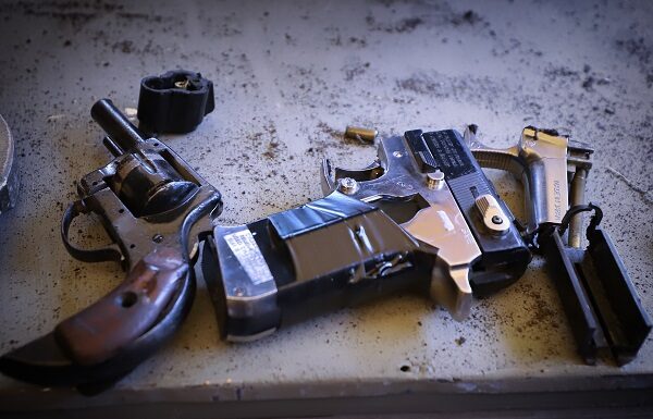 Concluye canje de armas en León