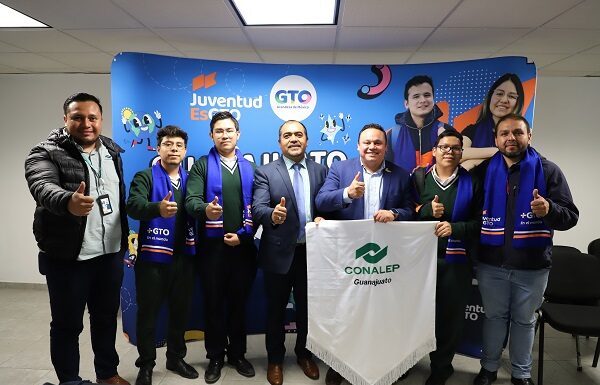 Jóvenes guanajuatenses destacan en en robótica