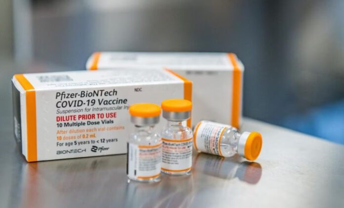 Farmacias Benavides pone a la venta vacuna Covid-19 de Pfizer, ¿cuánto costará?