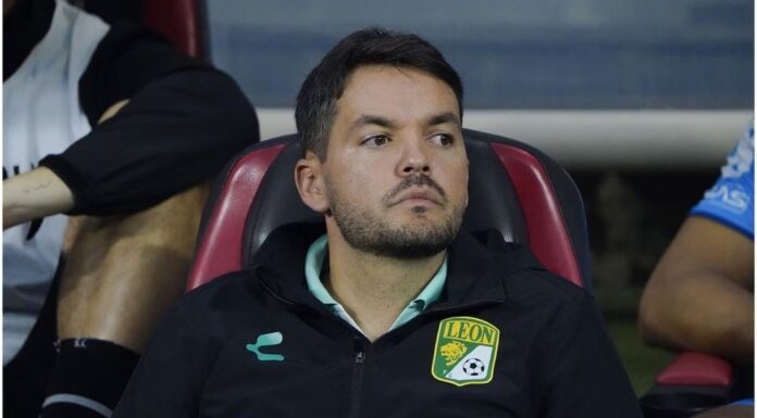 Nicolás Larcamón dejó de ser el director técnico del León tras ser eliminado del Mundial de Clubes Nicolás Larcamón dejó de ser el director técnico del León tras ser eliminado del Mundial de Clubes