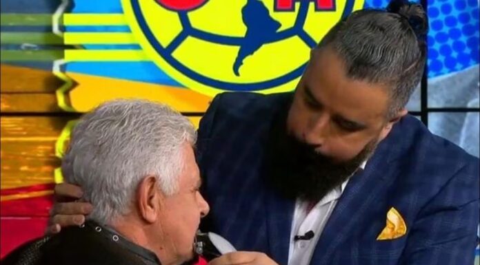 VIDEO: Así fue el momento en que Álvaro Morales le quitó el bigote al Tuca Ferretti en pleno programa VIDEO: Así fue el momento en que Álvaro Morales le quitó el bigote al Tuca Ferretti en pleno programa