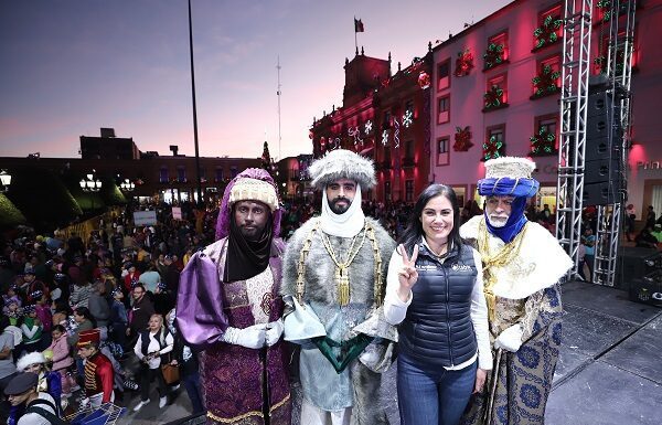 Comparten en León Rosca de Reyes