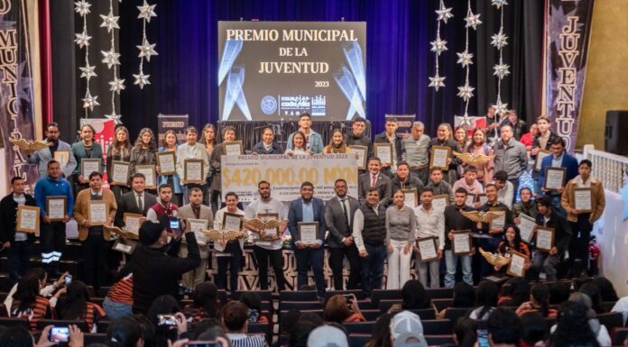 Entregan en San Miguel de Allende Premio Municipal de la Juventud