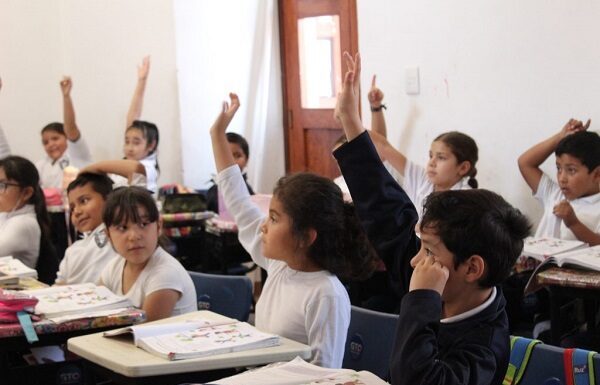 Se acabaron las vacaciones; el lunes regresan 1.2 millones de estudiantes