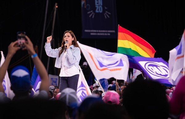 Entregan propuestas a Libia Dennise juventudes de Guanajuato