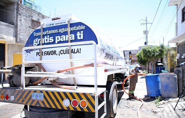 SAPAL extiende abastece de agua gratis en colonias no reguralizadas