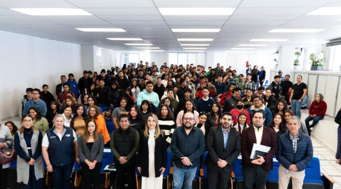 Comparte IACIP información con estudiantes universitarios