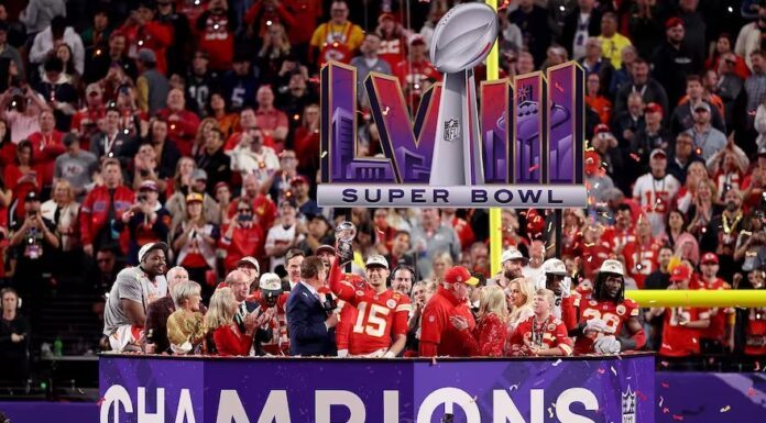 Kansas derrota a San Francisco 25-22 en tiempo extra