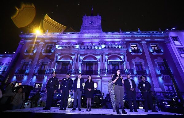 Presenta Ale Gutiérrez nueva estrategia de seguridad y a nuevos mandos policíacos