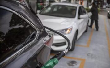 Acuerdan fijar precio de gasolina para evitar especulación en México