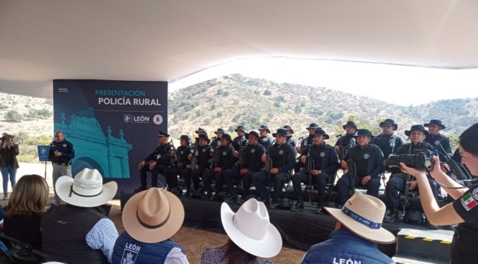 Presenta Ale a la policía rural