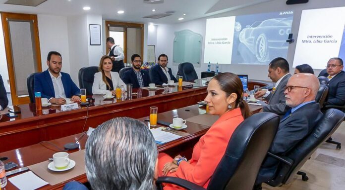 Potenciar el sector automotriz para mejorar calidad de vida, plantea Libia Dennise